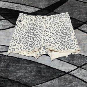 KANCAN LEOPARD PRINT HIGH-WAISTED RAW-HEM DENIM SHORT